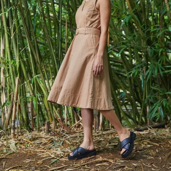 VionicVesta Leather Banded Platform Lug Sole Slide Sandals