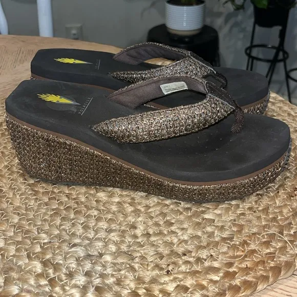 Volatile Island Sandal size 7