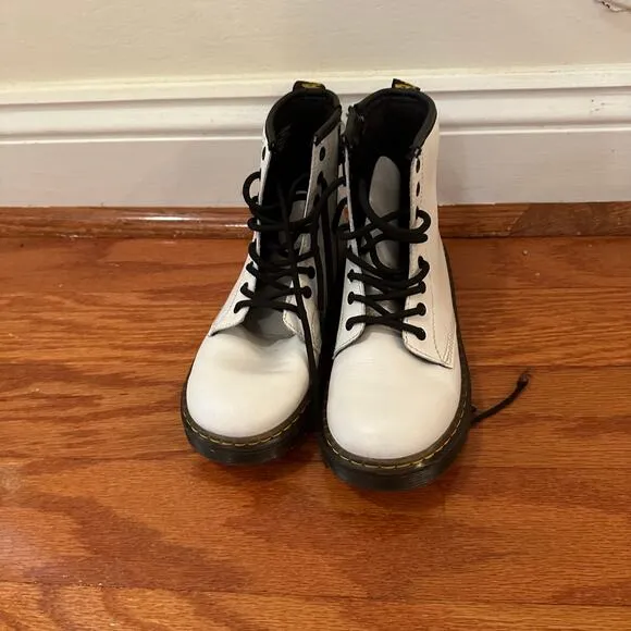 White Dr. Martens Boots sz 13 Youth Zavala Boots