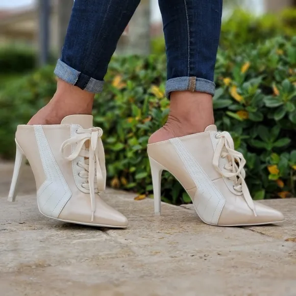 Women Nude Low Cut Pontied Toe Booties
