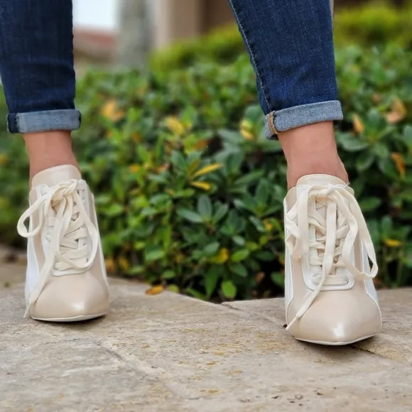 Women Nude Low Cut Pontied Toe Booties