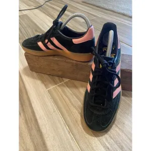 Women's Adidas Gazelle Pink/Black Brussels‎ City Series -Size 7-NWOT-RARE Colors