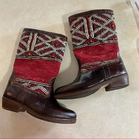 Women’s Kilim Marron Rouge boots Aztec brown wool boots size 7 37