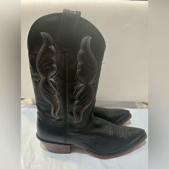 Women’s NOCONA Cowgirl Boots 9.5 leather boots