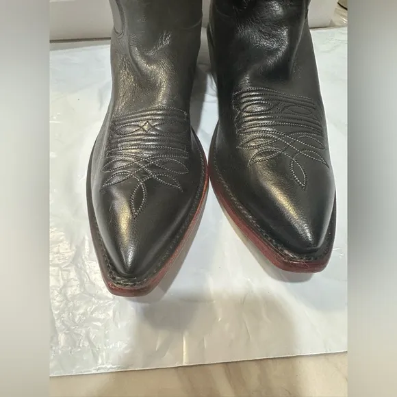 Women’s NOCONA Cowgirl Boots 9.5 leather boots