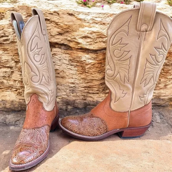 Women’s Olathe Cowboys Boots Two-Toned With Tooled Leather Vintage Size 6.5