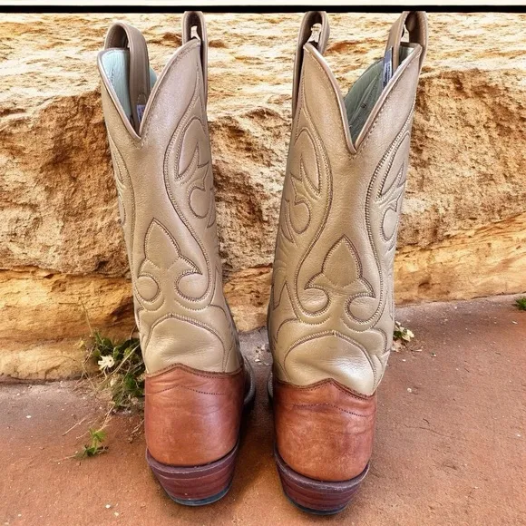 Women’s Olathe Cowboys Boots Two-Toned With Tooled Leather Vintage Size 6.5