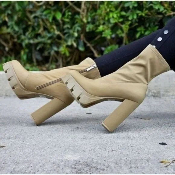 Women's Platform Ankle Chunky Heel‎ Boots Taupe Color