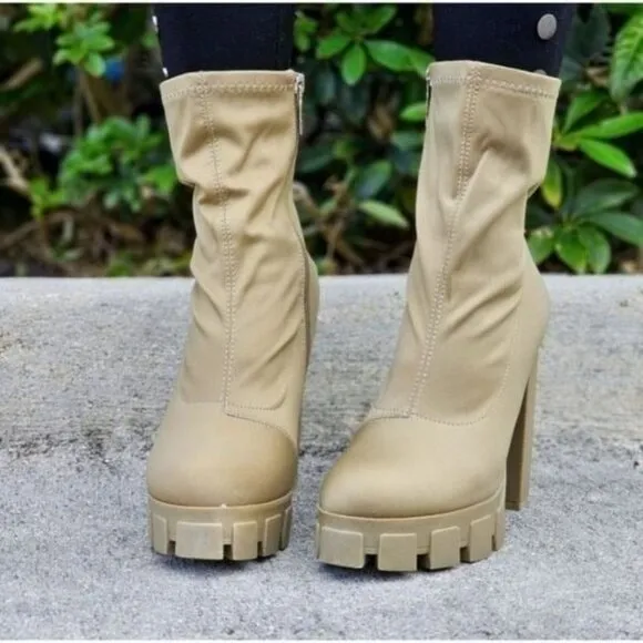 Women's Platform Ankle Chunky Heel‎ Boots Taupe Color