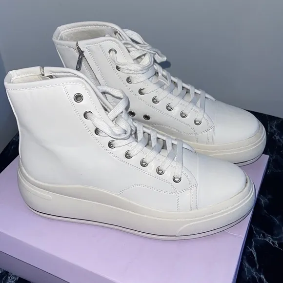 Women’s Shoes Madden Girl Renegade Chunky High-Top Sneakers White Smooth Size 9