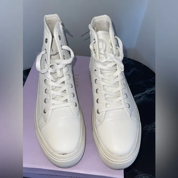 Women’s Shoes Madden Girl Renegade Chunky High-Top Sneakers White Smooth Size 9