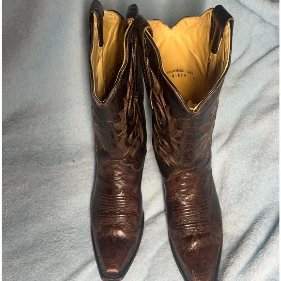 Women’s size 7 1/2 M Corral Cowboy boots