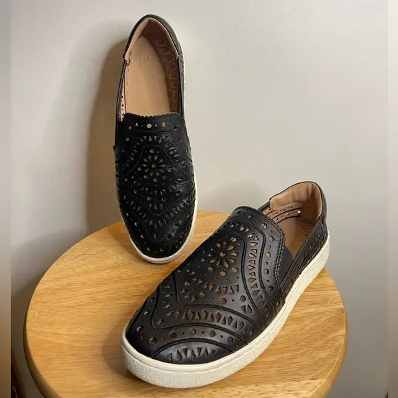 Women's UGG Black Cas Perforated Leather Slip-On Sneakers size 10