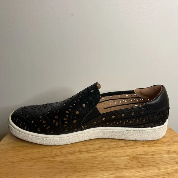 Women's UGG Black Cas Perforated Leather Slip-On Sneakers size 10