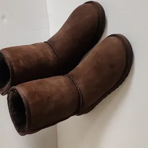 women's ugg boots Size 6