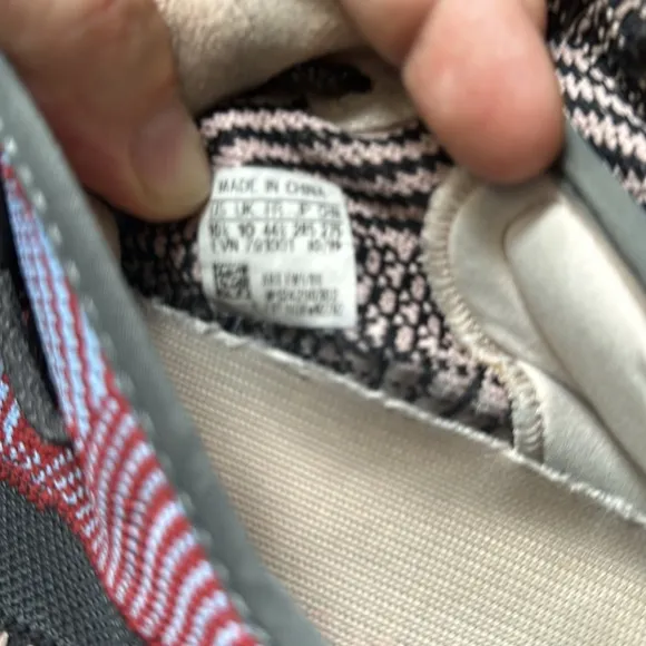 Yeezy 350 V2 yecheil non-reflective