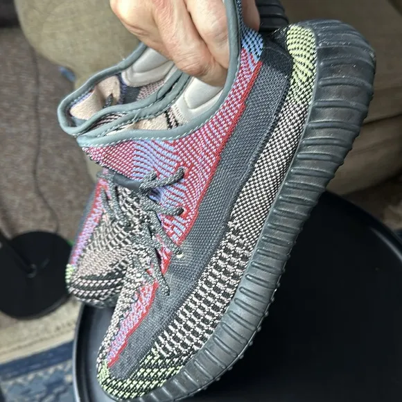 Yeezy 350 V2 yecheil non-reflective