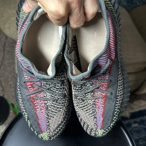 Yeezy 350 V2 yecheil non-reflective