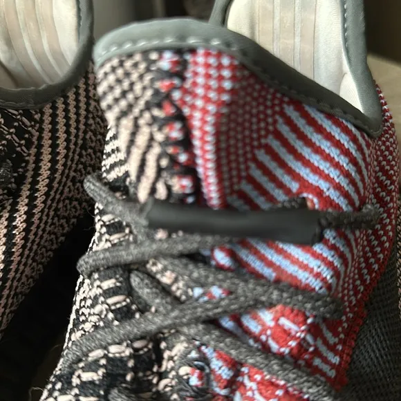 Yeezy 350 V2 yecheil non-reflective