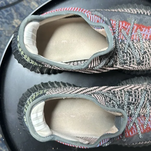 Yeezy 350 V2 yecheil non-reflective