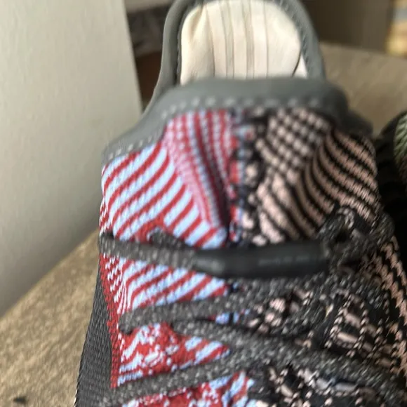 Yeezy 350 V2 yecheil non-reflective