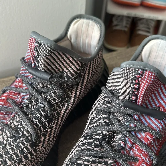 Yeezy 350 V2 yecheil non-reflective