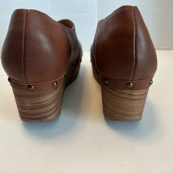 Yellow Box Tan Wedge Clog Bidelia Shoes