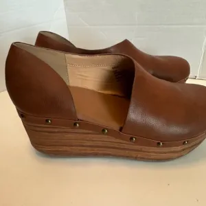 Yellow Box Tan Wedge Clog Bidelia Shoes