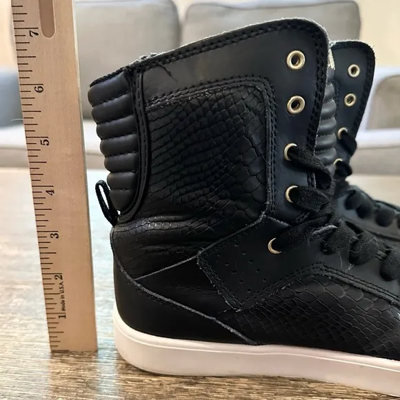 Zumba Street Orlando Classic High Top Sneakers Black Shoes 6.5 Snakeskin print