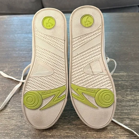 Zumba Street Orlando Classic High Top Sneakers Gold Shoes 6.5 leather